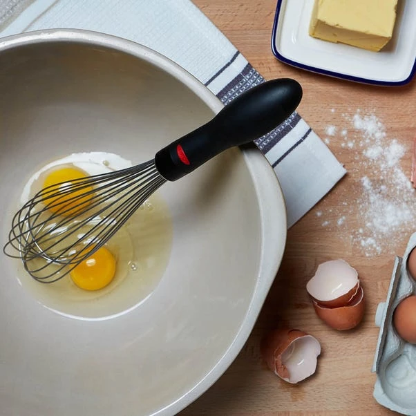 OXO Silver Softworks Balloon Whisk 6 OXO Silver Softworks Balloon Whisk - Image 4