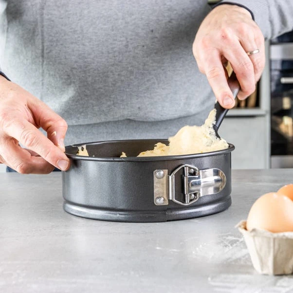 MasterClass Non Stick Set Of 2 Spring Form Cake Pans 8 MasterClass Non Stick Set Of 2 Spring Form Cake Pans - Image 6