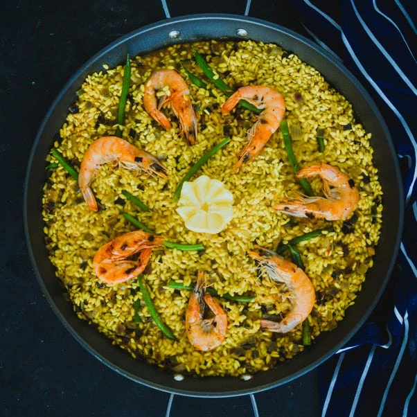 KitchenCraft World Of Flavours Non-Stick Carbon Steel Paella Pan, 46cm 4 KitchenCraft World Of Flavours Non-Stick Carbon Steel Paella Pan, 46cm - Image 2