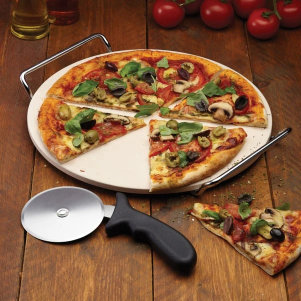 KitchenCraft World Of Flavours Italian Pizza Stone Stand And Pizza Cutter Set 32cm 4 KitchenCraft World Of Flavours Italian Pizza Stone Stand And Pizza Cutter Set 32cm - Image 2