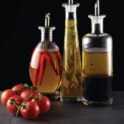KitchenCraft World Of Flavours Italian Glass Oil Bottle 450ml -Kitchen Supplies 30851664 alt02