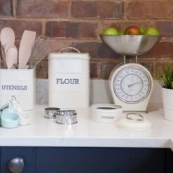 Kitchen Craft KitchenCraft Airtight Metal Flour Storage Container 7 Kitchen Craft KitchenCraft Airtight Metal Flour Storage Container -Kitchen Supplies 30957861 alt02