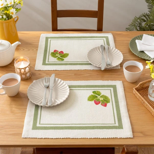Evans Lichfield Set Of 4 Strawberry Placemats 4 Evans Lichfield Set Of 4 Strawberry Placemats - Image 2